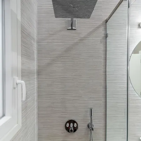 Sunny & Luxurious Penthouse With Terrace * Athens
