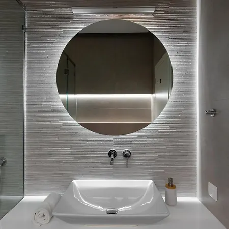 Sunny & Luxurious Penthouse With Terrace Athens